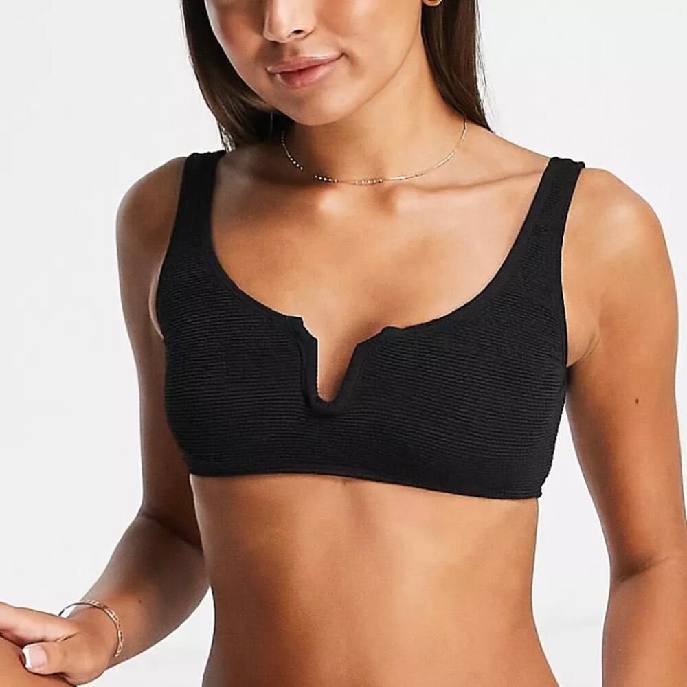 4th & Reckless Fleur U Crop Textured Bikini Top in Black
